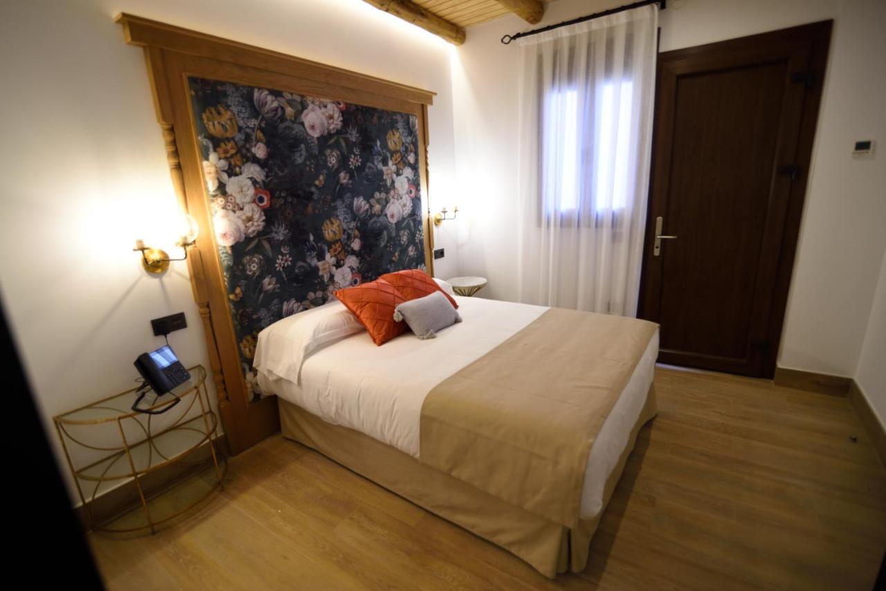 Hostal Santa Habitaciones Aldea del Rocío Exterior foto